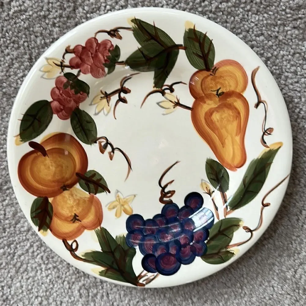 HD Designs Set of Four Fruit Dessert Plates!